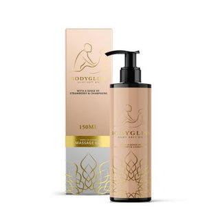 En 150 ml BodyGliss Jordgubb & Champagne massageolja med en pumpdispenser, gyllene förpackning med texten "med en doft av jordgubb och champagne" och tillsammans med en matchande ask.