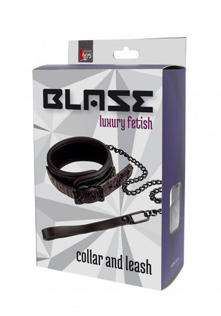 lila bdsm koppel med halsband