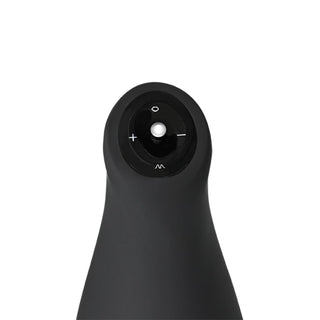 Närbild av en svartpepparkvarn med en kontrasterande svart och vit justeringsratt, som återspeglar den raffinerade designen hos Airturn 3 - Automatisk Masturbator.