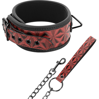 BegMe Röd Halsband Med Koppel är en röd och svart texturerad BDSM-krage med neoprenstoppning, komplett med ett kedjekoppel med metallklämma och ring.