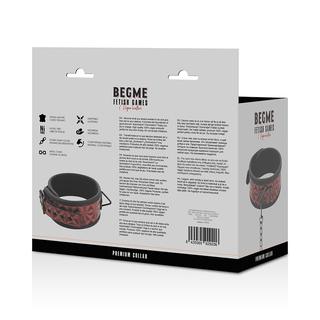 BegMe Röd Halsband Med Koppel-paketet visar upp en premium BDSM-krage med en djärv röd design och robust svart hårdvara, gjord av högkvalitativt veganskt läder och mjukt neoprenfoder för extra komfort.