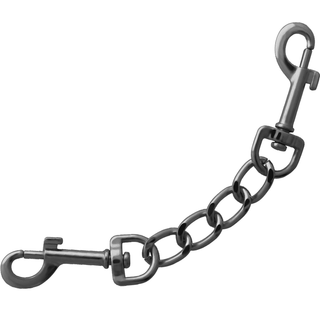 BegMe Red Premium Handbojor är en metallkedja med sammankopplade länkar och fjäderbelastade klämmor i varje ände, designad för säker fastsättning. Dess eleganta, hållbara stil kompletterar idealiskt alla bondage-lekar-upplevelser.