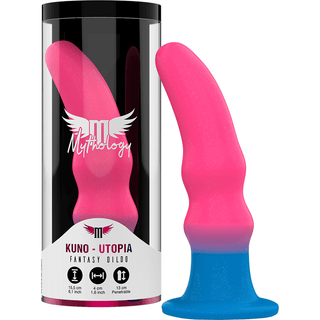Mythology Fantasy Dildo har en rosa och blå design med en bevingad logotyp, tillverkad av högkvalitativt silikon och är elegant förpackad i svart.