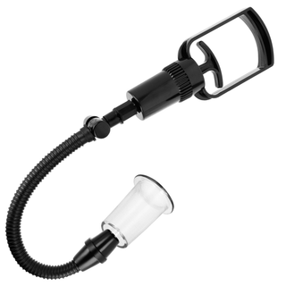 Unisex Nipple Sucker med svart handhållen pump, flexibel slang och genomskinlig sugkopp på vit bakgrund för kraftfull sug, perfekt för bröstvårtsstimulering.