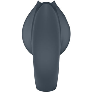 Satisfyer Perfect Pair 2 är en mörkgrå, slät, bladformad fingerstimulator i silikon med böjda sidor som ger mjuka, exakta sensationer.