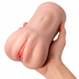 En Xise Elaine Vagina Masturbator, köttfärgad silikon med realistiska detaljer, visas mot en vit bakgrund.