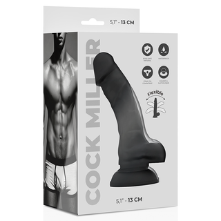 Cock Miller Realistisk Dildo 13 cm, en svart böjbar sexleksak tillverkad av premium platinum-silikon för verklighetstrogen känsla och flexibilitet, visas framför sin förpackning med produktinformation och ett gråskalafoto av en mans överkropp.