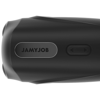 Jamyjob Uppladdningsbar Head Stroker Masturbator, en svart cylinder med "JAMYJOB"-märket, har en liten "00:00"-skärm. Två pilknappar nedan ger enkel kontroll. Dess slanka, blanka yta är elegant tillverkad av lyxigt silikon.