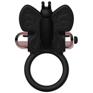 Coquette Chick Desire Penisring: En elegant svart silikonfjärilsformad vibrerande ring med kraftfulla vibrationer, en strukturerad design och en metallisk accent för extra stil och komfort.