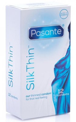 Kartong med 12 st Pasante - Silk Thin - kondomer med blå abstrakt design. Upplev komforten och känsligheten hos dessa tunna kondomer.