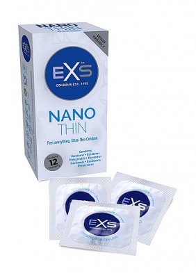 Box inklusive tre förpackningar EXS Nano - Kondomer 12 st, gjord av högkvalitativ latex för att möta europeiska standarder, som visar upp deras ultratunna design.