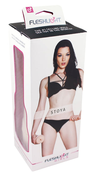 Fleshlight - Stoya Vagina-förpackningen visar upp en slående modell i svarta underkläder, tillsammans med den lockande Stoya Destroya-designen och gjord av superskinnmaterial för en oöverträffad upplevelse.