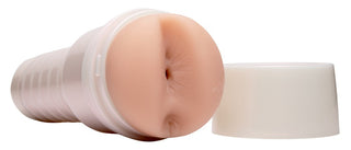 Fleshlight - Mia Malkova Anal är en kötttonad vuxenleksak med en vit skruvkork, sakkunnigt gjord av analt superskinn för att efterlikna mänsklig anatomi.