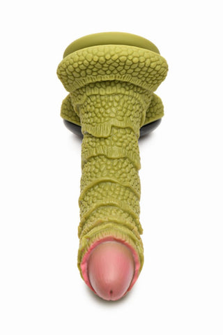 Swamp Monster Dildo är en grön, texturerad leksak med en rosa spets, tillverkad av högkvalitativt silikon för hållbarhet, som blandar lekfull design med förstklassig kvalitet.