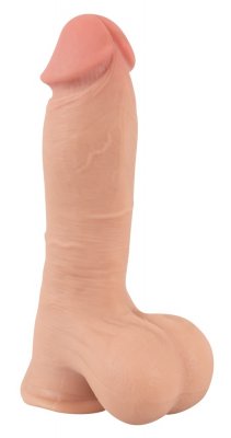 En Nature Skin Realistisk Dildo 20 cm med ljus hudton och stadig sugkopp som står upprätt.