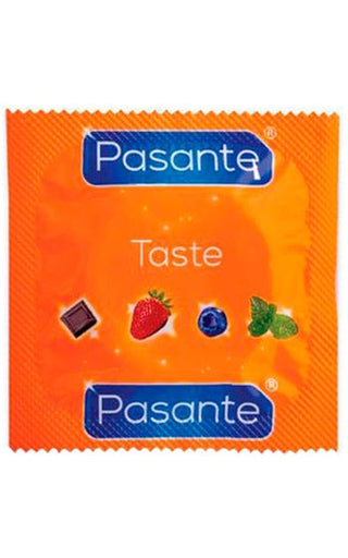 Apelsinomslaget till Pasante Taste kondom 1st visar livfulla bilder av smaker av choklad, jordgubbar, blåbär och mynta tillsammans med texten "Pasante Taste". Njut av säkerhet (skydd) och variation med varje förpackning för en smakfull upplevelse.
