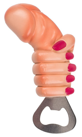 Penis Kapsylöppnare har en rolig design av en hand med röda naglar som lekfullt håller en tumme, vilket gör den perfekt för att lägga till nyckfullhet och funktionalitet till din nästa fest.