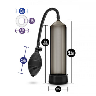 Penispump Performance 21 cm är en elegant svart enhet med en klämbar glödlampa och dimensionella mått för dem som vill ha precision och komfort.