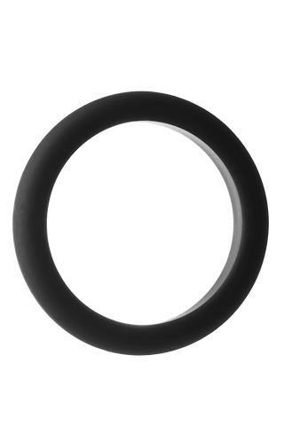 En elegant svart RamRod Silikon Cockring från 3-Pack-setet, med en slät yta, visas elegant på en vanlig vit bakgrund.