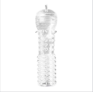 LS40 Ribbed Penissleeve är en transparent, återanvändbar penissleeve med rundad spets och räfflad yta, mot en vit bakgrund.