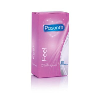 Pasante Feel 12 Pack, i en rosa låda, innehåller ultratunna kondomer designade för en intensiv, naturlig känsla av närhet.