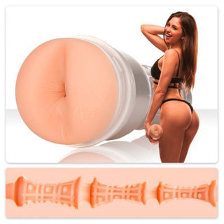 En kvinna i svarta underkläder poserar med Riley Reid Anal Fleshlight och visar upp sin intrikata inre textur gjord av SuperSkin-material.