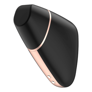 Satisfyer Love Triangle - Lufttrycksvibrator, i elegant svart och roséguld med två subtila knappar, liknar en modern teknisk pryl och erbjuder appkontrollerad drift som kombinerar stil med innovativ funktionalitet.