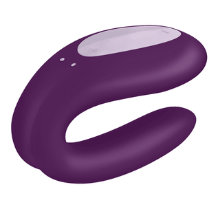 Satisfyer Double Joy är en lila U-formad massageapparat, designad med en slät finish och en kompakt kontrollpanel ovanpå, vilket ger dubbel stimulering för en förbättrad upplevelse.