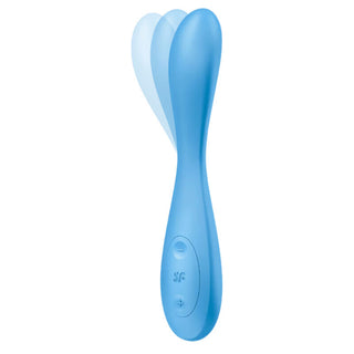 Satisfyer G-spot flex 4+, en blå vibrerande massageapparat med böjd form och kontrollknappar, visas i rörelse. Tillverkad av kroppssäkert silikon, erbjuder den flexibilitet för komfort och glädje.