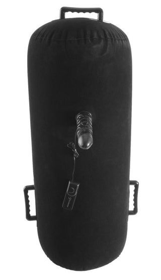 Sexkudde - Uppblåsbar Med Dildo" är en svart uppblåsbar kudde med tre handtag, en utstickande plugg och har en fjärrstyrd vibrator integrerad i den medföljande fjärrkontrollen.