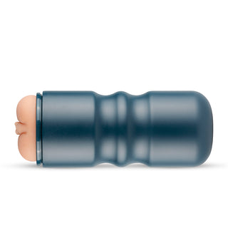 Realistisk Vagina - FPPR Mocha är ett mörkgrönt, texturerat cylindriskt fodral med en mjuk beige insats i ena änden, utformad för förbättrad stimulering.