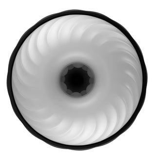 En toppvy exponerar ett svart och vitt spiralmönster som liknar en virvel, liknande den eleganta designen i FeelConnect 3-appen, sömlöst integrerad med Svakom Sam Neo Masturbator.