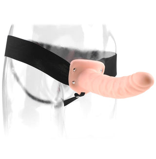 FFS - Strap-On Till Män - 20 cm är en bärbar strap-on sele med en realistisk kötttonad dildo gjord av slitstark PVC, perfekt för att förbättra din sexleksakersamling.