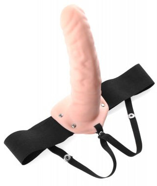 FFS - Strap-On Till Män - 20 cm har svarta justerbara remmar och är tillverkad av slät PVC, mot en vit bakgrund.