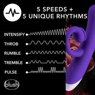 HOP - Oh Bunny - Sugande Rabbitvibrator 19 cm i violett, tillverkad av premium silikon, står mot en svart bakgrund med vågformsmönster och text som främjar 5 hastigheter + 5 unika rytmer.