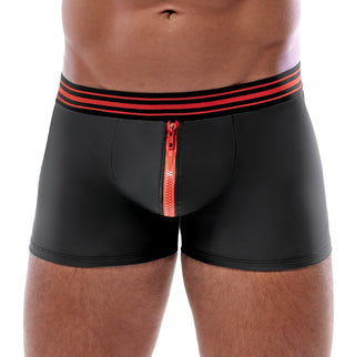 Någon bär Svenjoyment Kalsonger extra-tajta boxerkalsonger med en röd dragkedja och rödrandigt midjeband, som visar upp sin eleganta design och åtsittande passform.