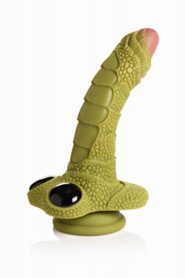 Upptäck Swamp Monster Dildo, en grön texturerad fantasileksak gjord av högkvalitativt silikon, med ett böjt skaft och en robust sugbas för äventyrligt nöje.