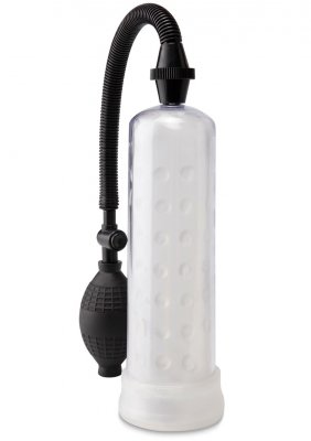 Pipedream Silikon Penispump är en transparent cylindrisk enhet med en strukturerad insida, svart slang och klämkula för manuell uppblåsning för att öka potentialen.