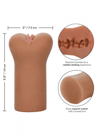 Upplev det sensationella nöjet med Lösvagina Cheap Thrills, en Pure Skin-mastrubator med en strukturerad kammare och stängd ände. Med måtten 5,5 x 3 utlovar den en lockande och otroligt verklig upplevelse.