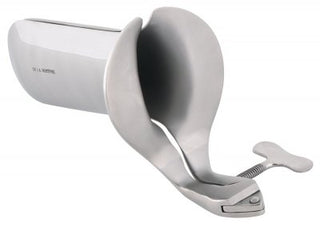 En elegant Vaginal Speculum i metall vilar graciöst på sidan, med ett avtagbart handtag.