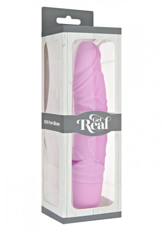Vibratorn - Get Real - 20 cm Rosa visas snyggt i en genomskinlig frontlåda märkt 100 % ren silikon. För optimal njutning, kombinera den med vattenbaserat glidmedel för att öka njutningen.
